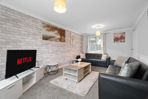 A Charming 3 Bed home next to NEC and Birmingham International Airport