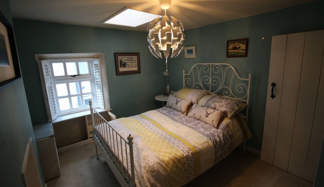 A charming and cosy cottage, centrally located on Bridge Street.