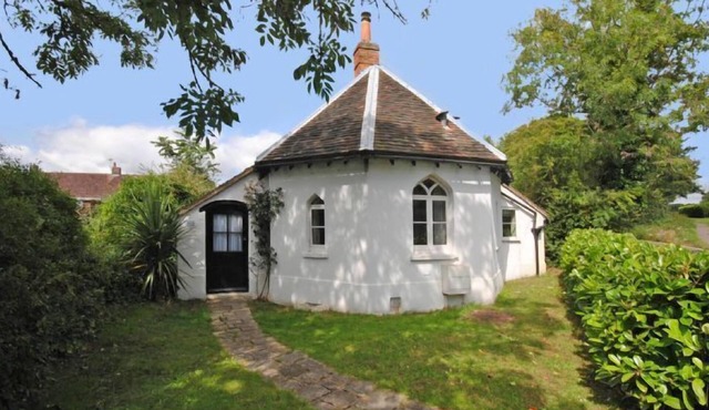 A charming and unique cottage in the centre of Chichester - sleeps 3