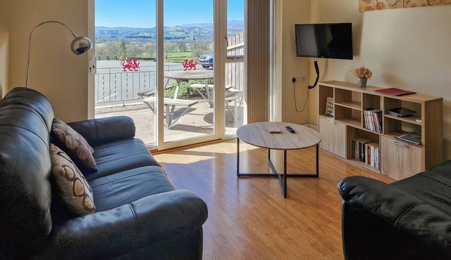 A charming cottage near Bala, offering private access to scenic farm walks.