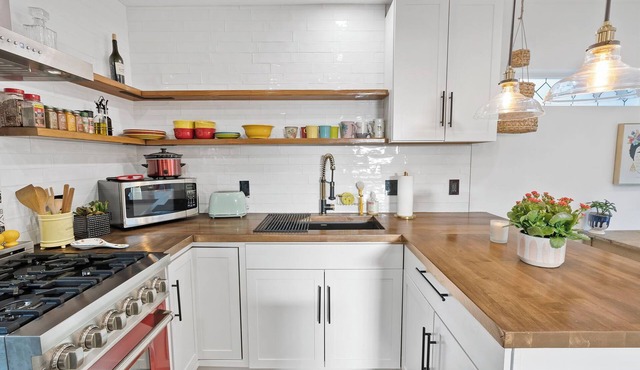 A Charming detached guesthouse with everything