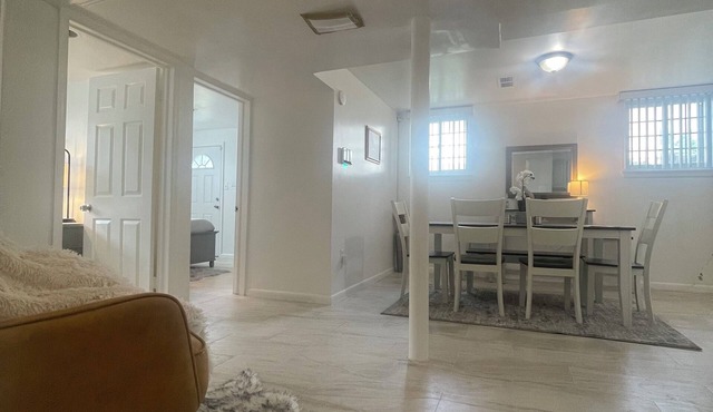 A Charming Exotic House, Unite B, walking distance from anything you need