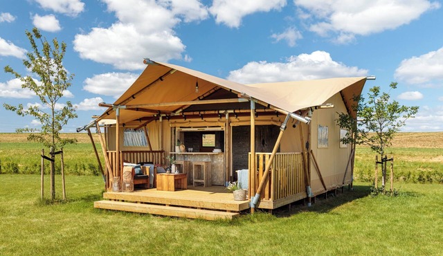 A charming glamping gite with a change of scenery!
