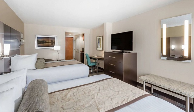 A Charming Group Hideaway! Enjoy Free Breakfast