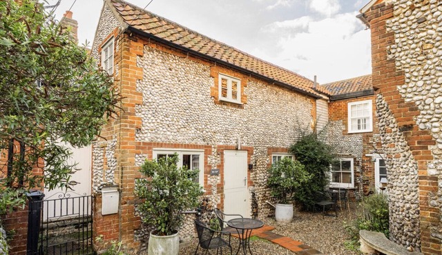 a charming hideaway in Blakeney village