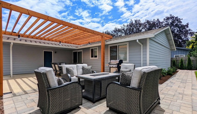 A Charming Home In Historic McMinnville For Your Family`s Holiday