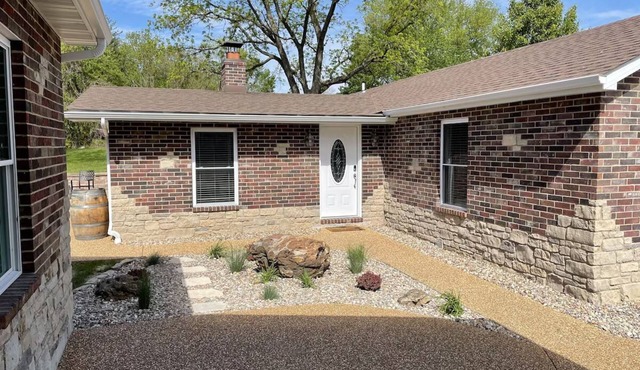 A Charming Home newly remodeled and furnished