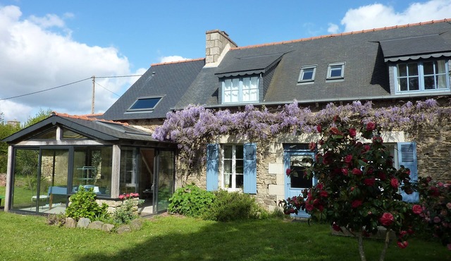 A charming house near the Palus beach in the heart of the hamlet of Keregal