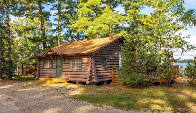 A Charming Lakefront Retreat with Resort Comfort