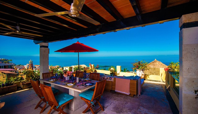 A Charming, Open-Air Home Perfect for Groups in El Centro