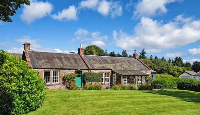 A Charming Period Family Cottage On The Edge Of The Cairngorms National Park