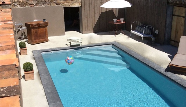 A charming property 30 pers. countryside swimming pool horses pond forest in Cholet !