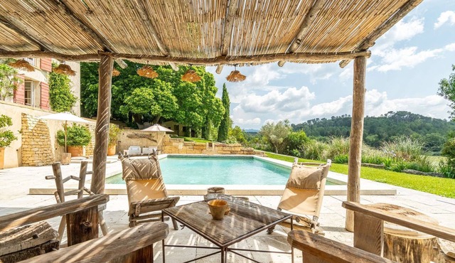 A charming property near Aix en Provence – Sleeps 8