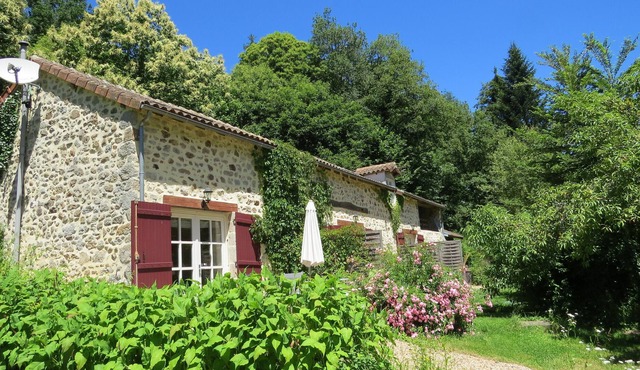 A charming rural gite for up to 2 people, 20 acres of grounds, wifi, by a river.