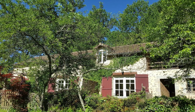 A charming rural gite for up to 2 people, 20 acres of grounds, wifi, by a river.