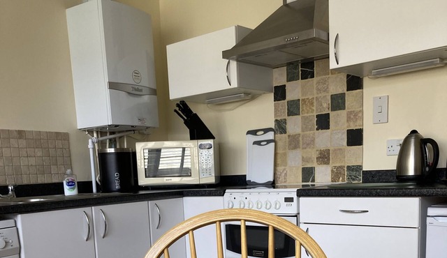 A Charming, Spacious Twin Bed Apartment Set In An Old Market Town House