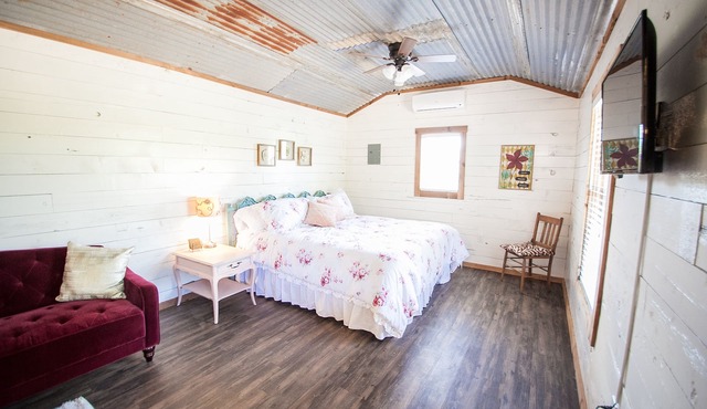 A Chic Shack Cottages on Onion Creek