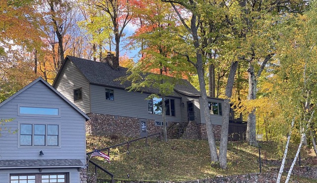 A classic cabin on Lower Long Lake