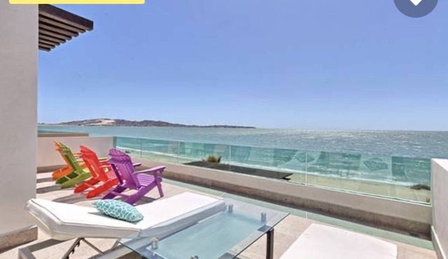 A Coastal House for Relaxation near Golf Course