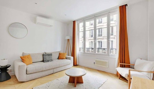 A Comfortable 1-BR/1BA in Saint-Michel