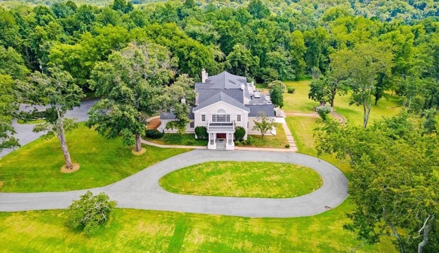 A comfortable stay in a grand home