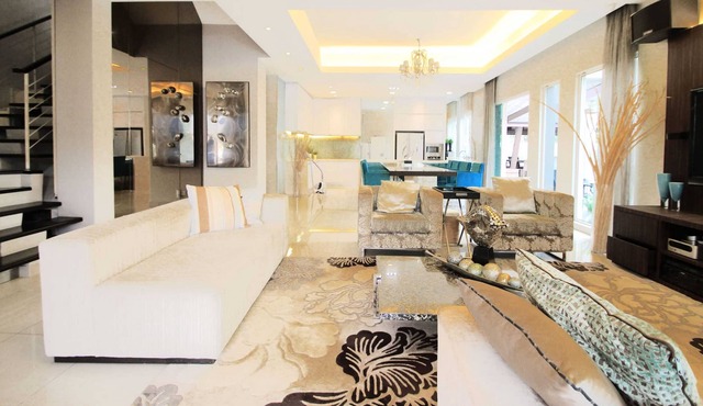 A Comfy & Spacious 4BR House with Gazebo