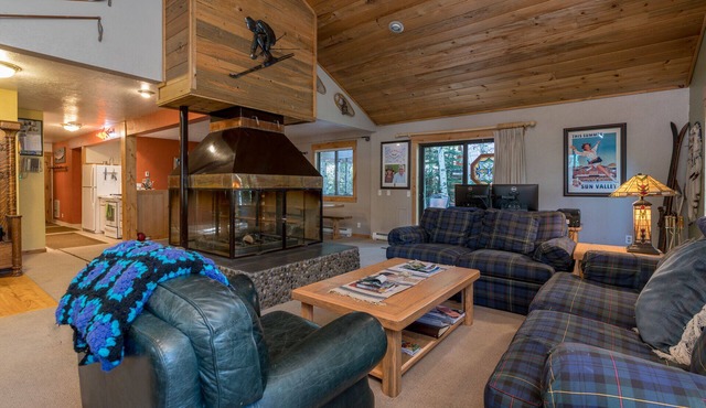 A comtemporary home that is great for families & large groups just 6 miles North