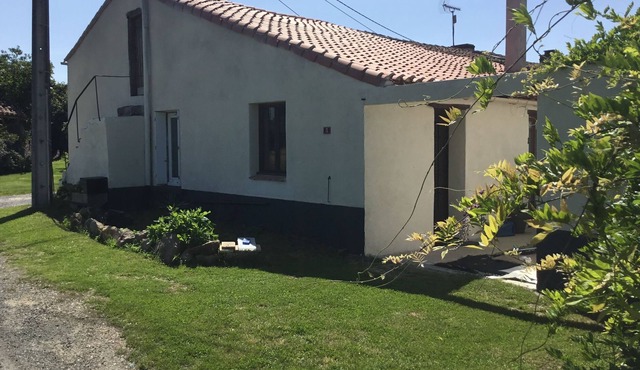 A contemporary gite in peaceful location with amenities within easy reach.