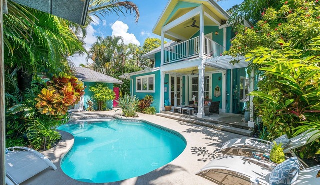 A Contemporary & Classic Gem in Historic El Cid w/guest cottage & tropical pool