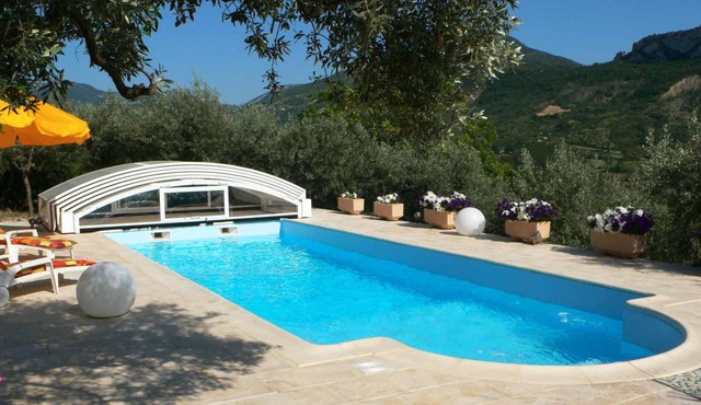 A corner of paradise for 10 guests in Drôme Provençale