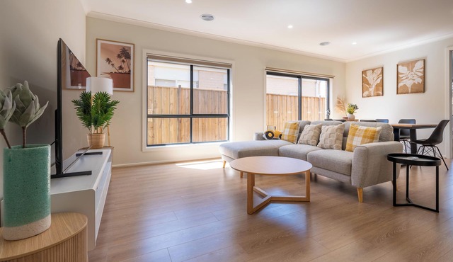 A Cosy 5Beds house in the Clyde