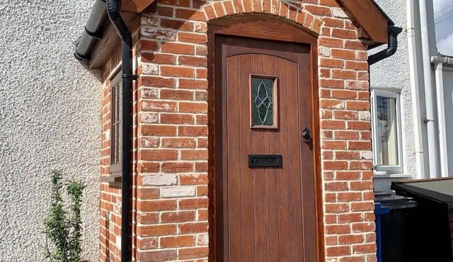 A cosy light Semi Detached cottage in the Waveney Valley, the Broads National park.