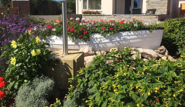 A cosy self contained bungalow for two, located near Kingsbridge and Salcombe