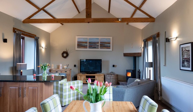 A cottage that sleeps 6 guests in 3 bedrooms