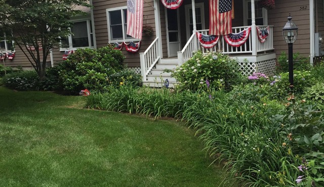 A Cotuit Escape- located on Main Street steps from Kettleer baseball park