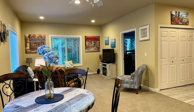 A Cozy 1-bedroom apartment including WIFI, AC and more.