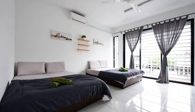 A Cozy 4BR Home Near Legoland & Hello Kitty