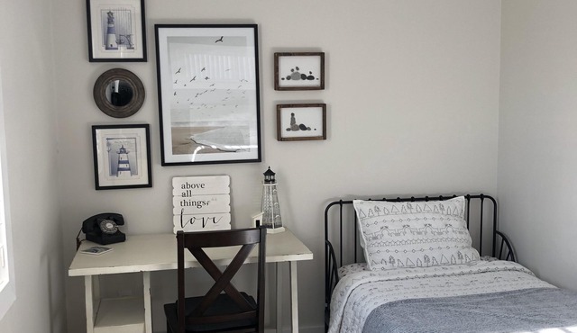 A cozy 5 star, 1 bedroom, 1 bath in downtown Cobourg . Newly built in 2020!