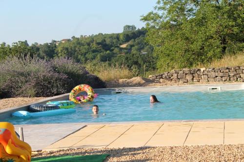 A Cozy Accessible Cottage with a Private Garden Le Mas No 16