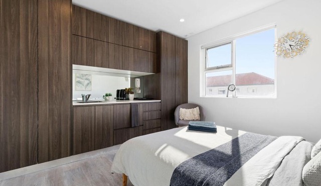 A Cozy & Bright Beach Studio, 5min Walk To Bondi Beach