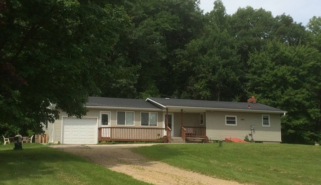 A Cozy Cottage Hideaway in the Beautiful Baraboo Bluffs