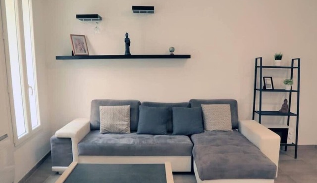 A Cozy Getaway in the Heart of Marseille's 5th