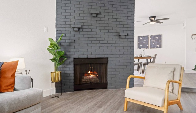 A Cozy Haven in the Heart of Sacramento, King Bed