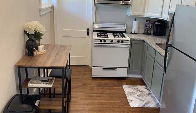 A Cozy home away from home 1 Bedroom Apartment