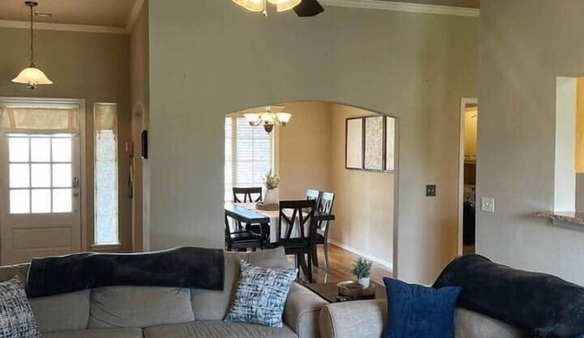 A Cozy Home, Great Location · South Tulsa