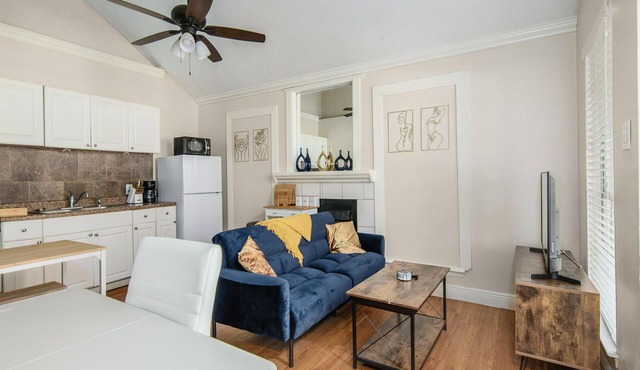 A COZY home in south Houston