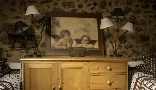 A cozy house at the foot of the castle of Villerouge-Termenès and the GR36