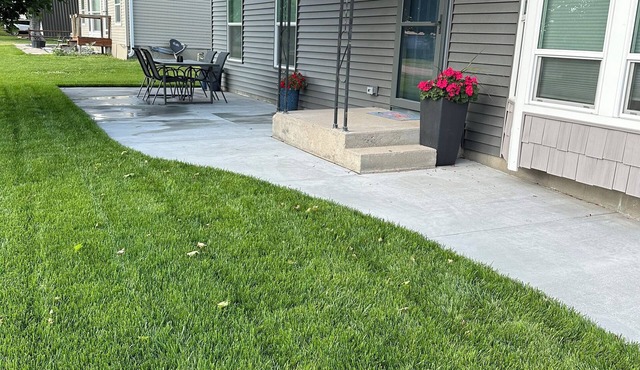 A cozy house retreat in Republican City and Harlan County Reservoir.