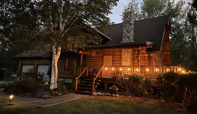 A cozy log house in the Bitterroot Valley