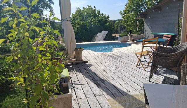 A cozy, peaceful countryside retreat: "Petit Nid du Lac" with a pool